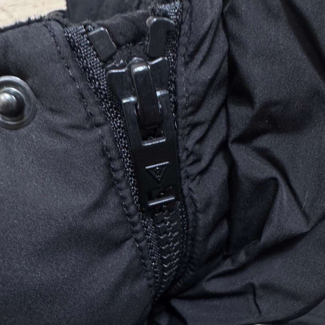 게스 덕다운 푸퍼 패딩 상품이미지7