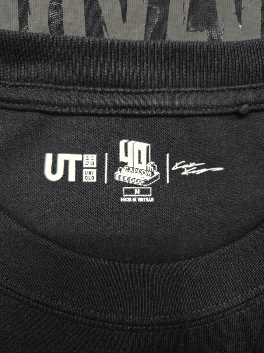 유니클로 UT 캡콤 40주년 바이오하자드 RE:4 반팔 티셔츠 상품이미지6