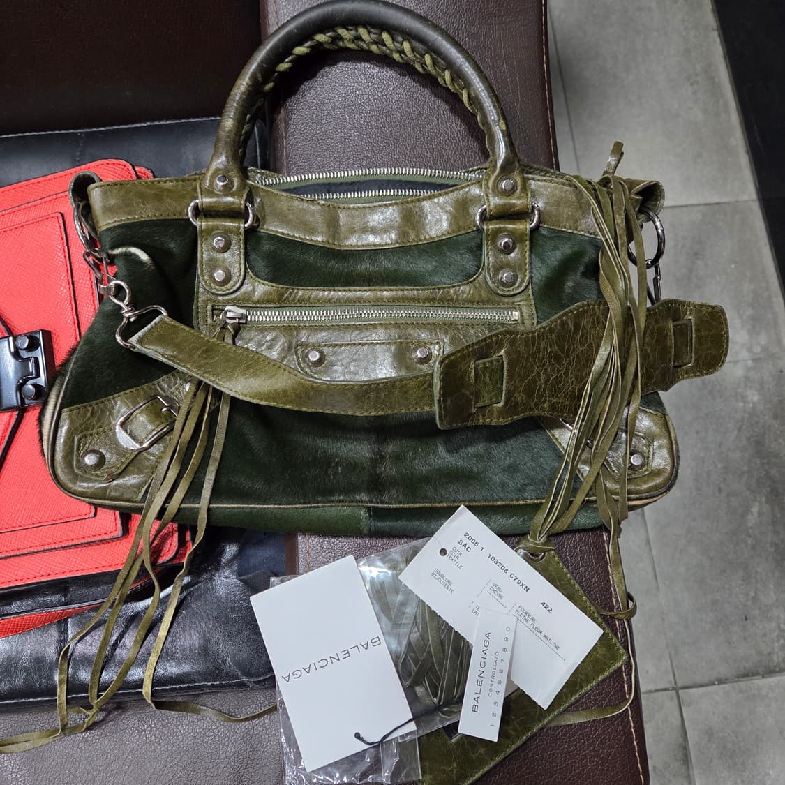 발렌시아가 한정판 르씨티 미듐 상품이미지1