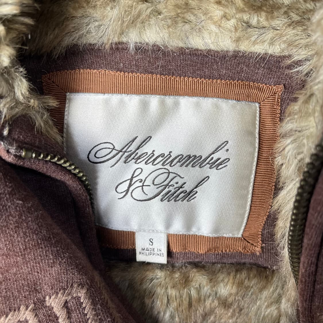 [A&F] 아베크롬비 로고 울프죠 후드집업 상품이미지4