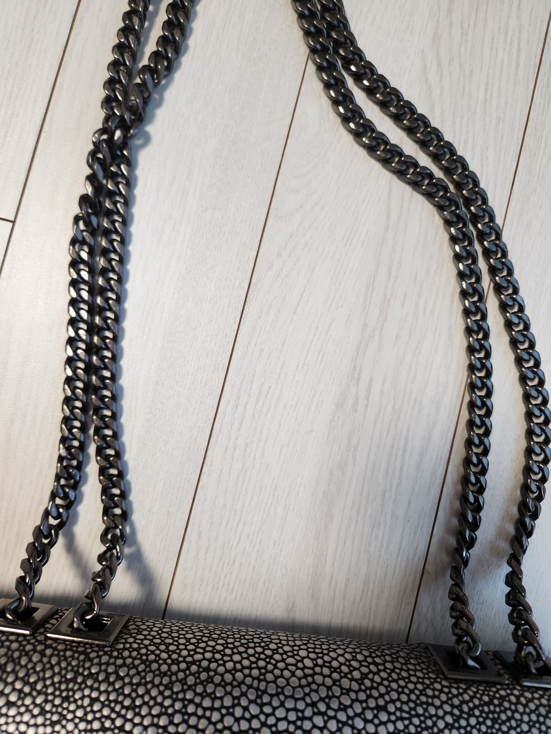 새상품급)쿠론 체인백 크로스백
여러 중고사이트에도 같이 판매하고 있어서  상품이미지3