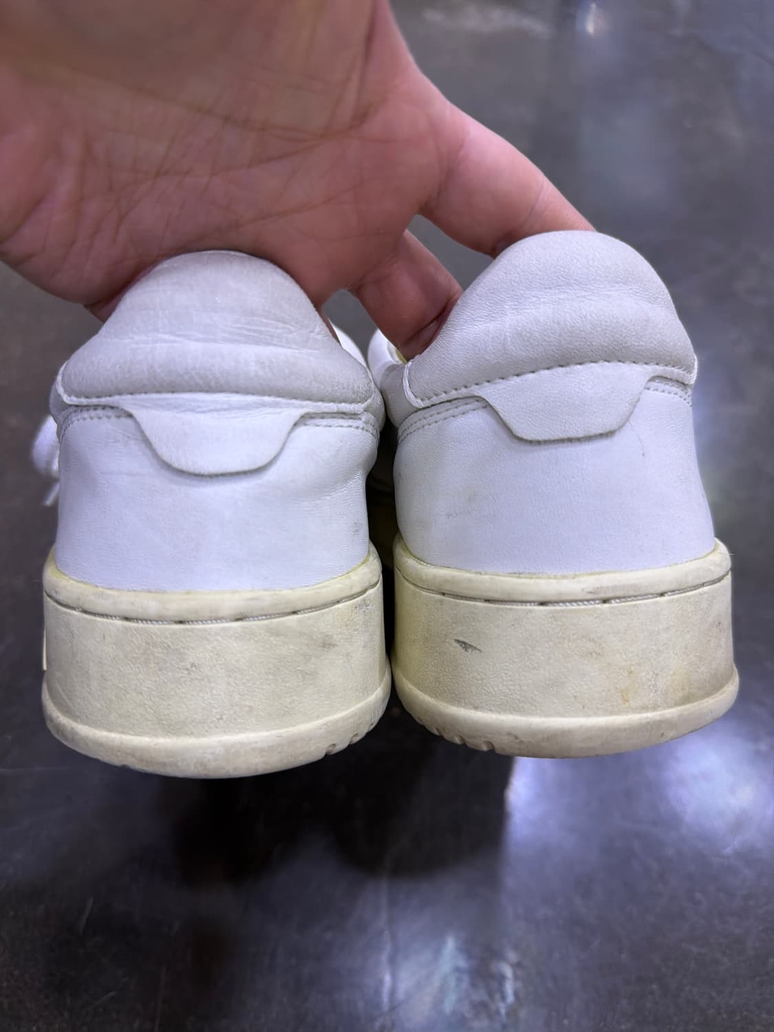 오트리 메달리스트 고트스킨 스니커즈 화이트 43 상품이미지5