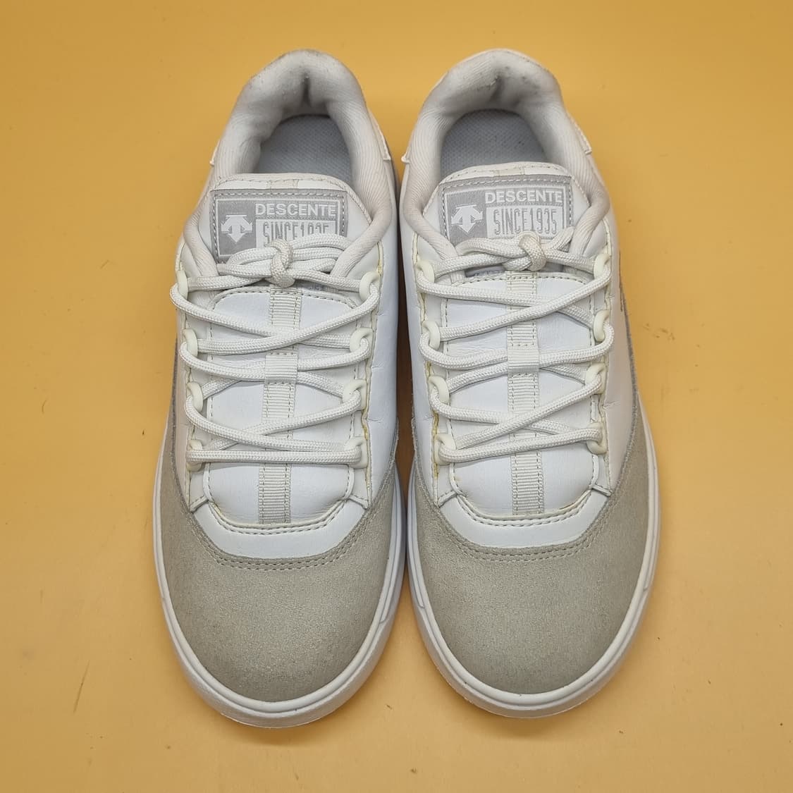 데상트 디플레어 그레이 여성운동화240  상품이미지2