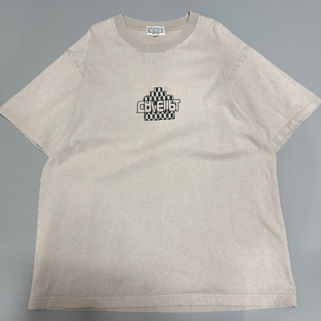 카브엠트(CAV EMPT) 22ss 라이트그레이 양면 자수 크루넥 반팔 상품이미지9