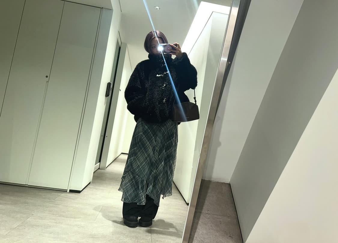 베이델리 비트 퍼 무스탕 (차콜) 상품이미지2