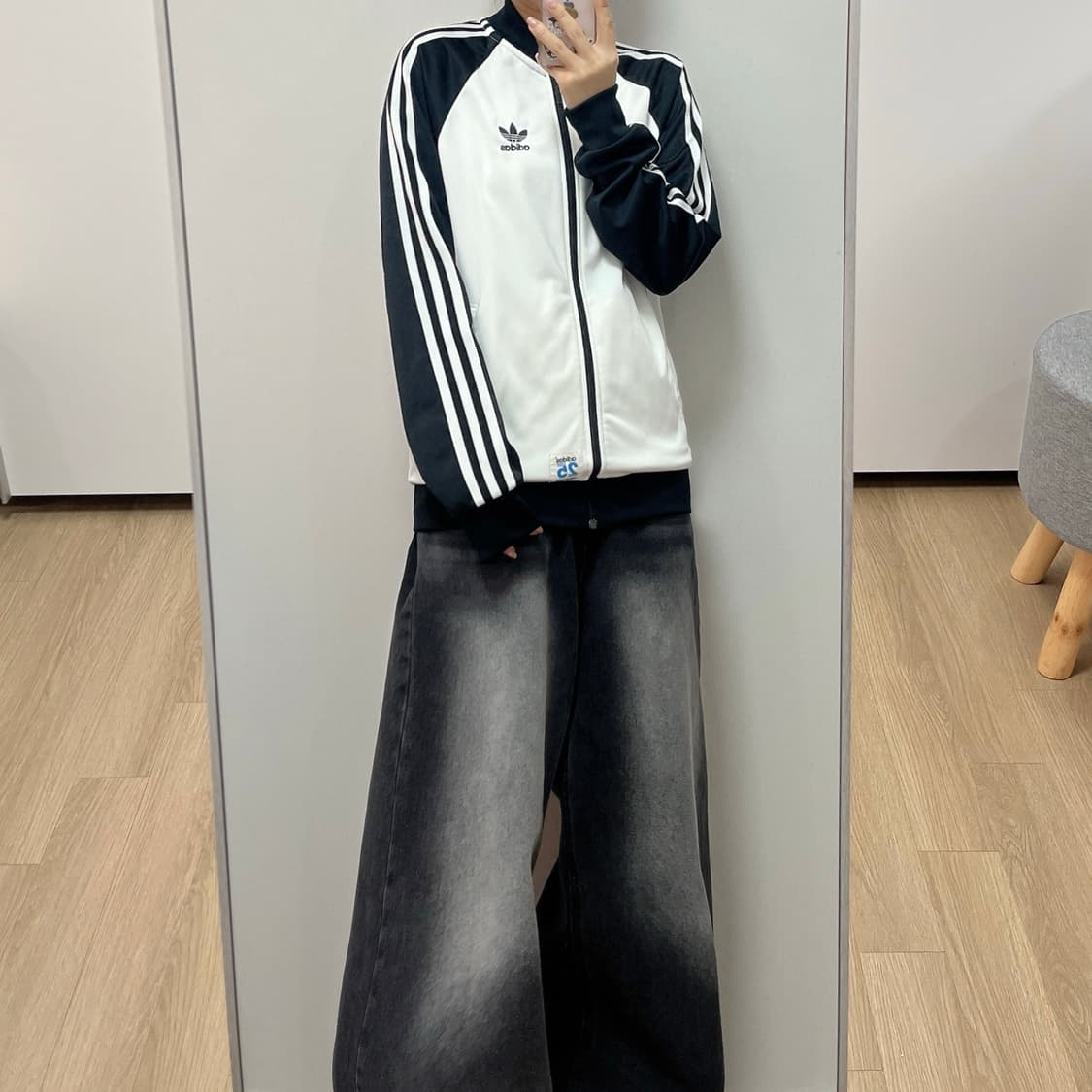 아디다스 니고 베어 25주년 한정판 화이트 블랙 트랙탑 져지 상품이미지2