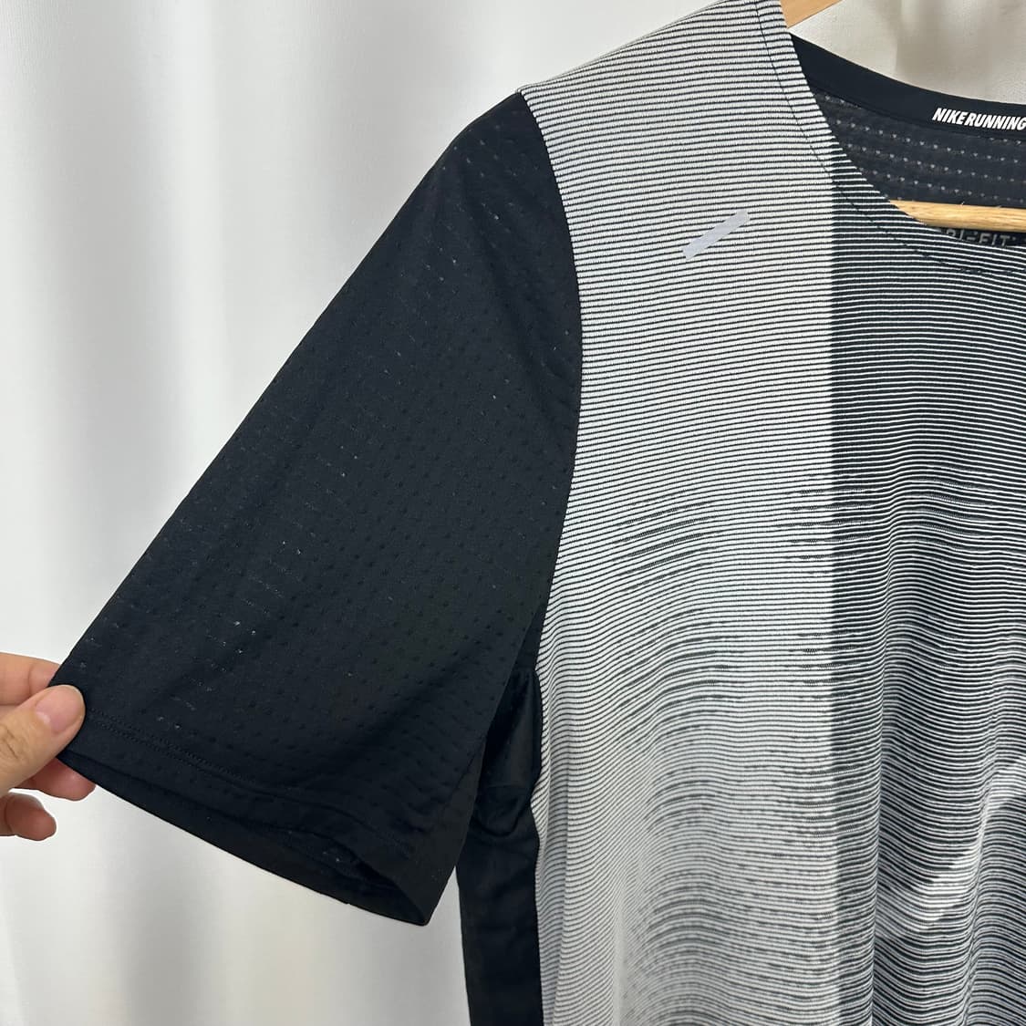 나이키 남자 통풍 운동 반팔티 L 100 상품이미지3