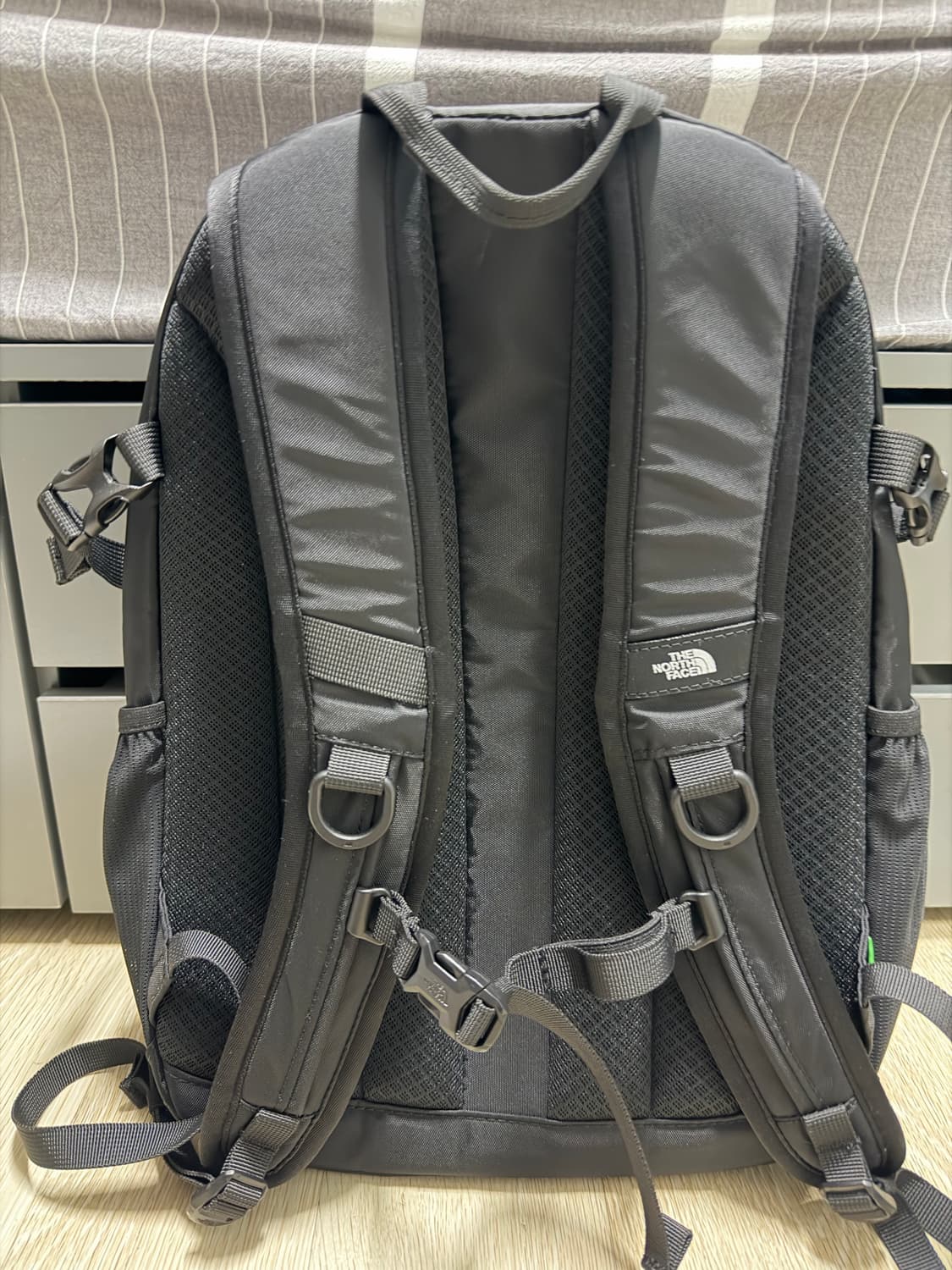 노스페이스MINI SHOT 가방(Black) - 새삥 상품이미지2