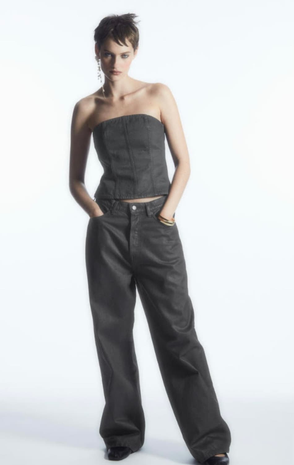 COS 코스 볼륨 코팅 데님진 와이드핏 블랙 30 상품이미지1