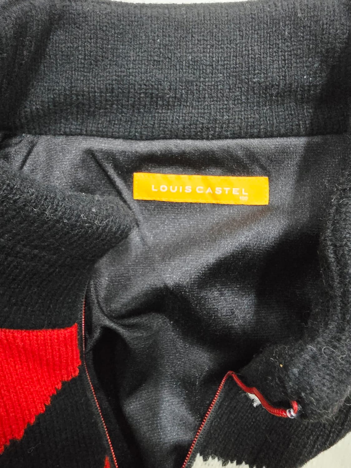 루이까스텔 블랙/레드 방풍 반집업 니트100 상품이미지9