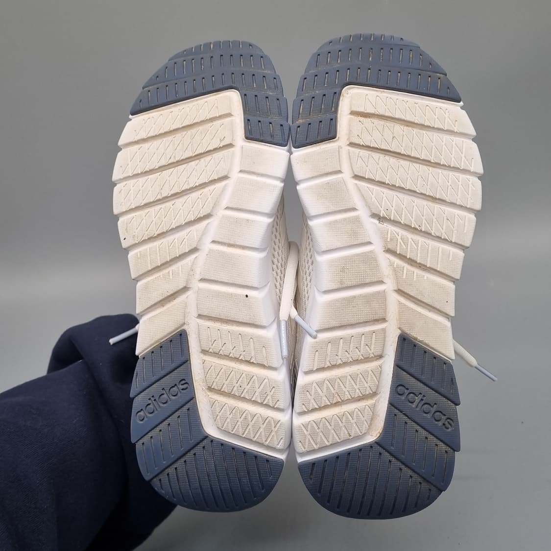 아디다스 오즈위고 런 여성운동화230  상품이미지3