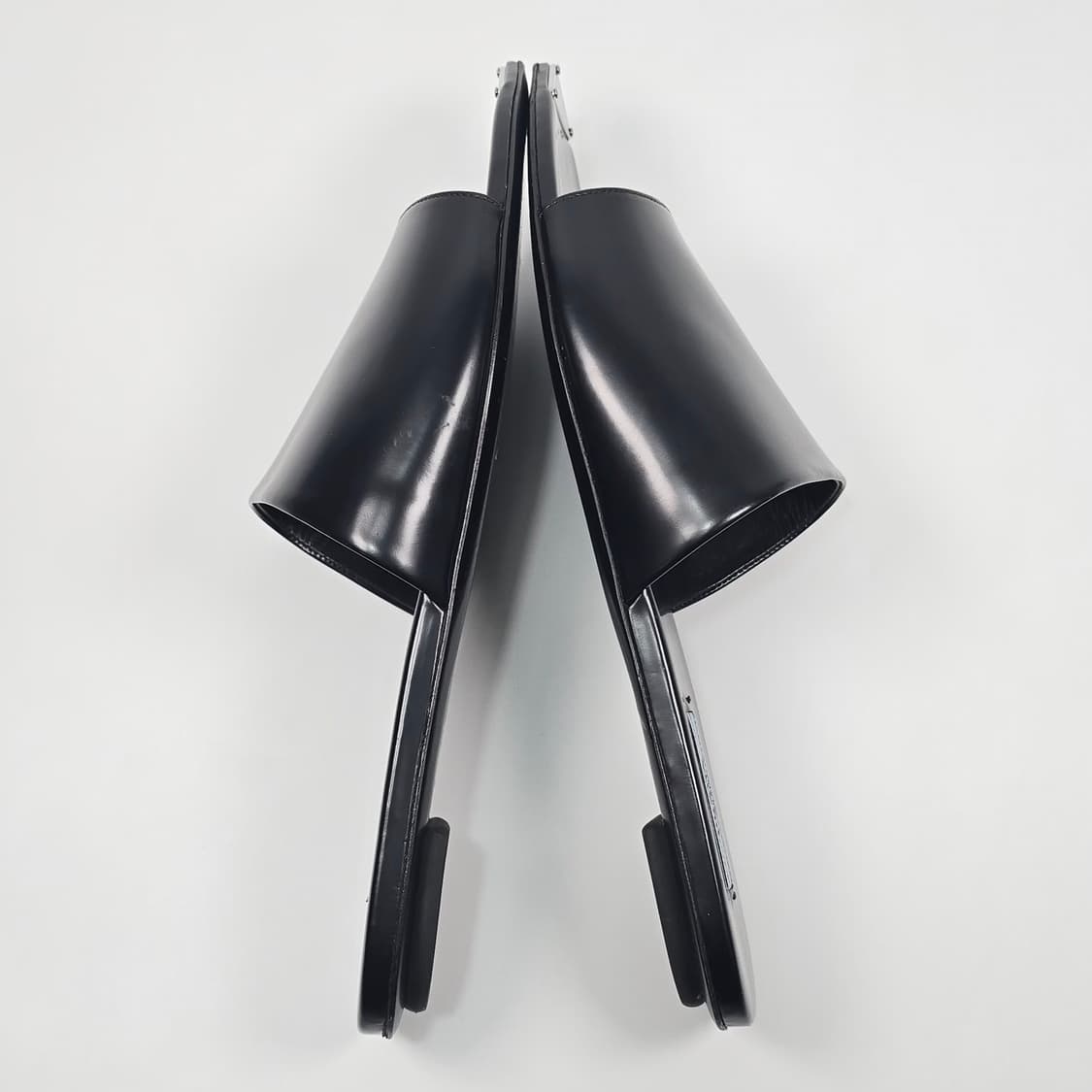 프라다 삼각로고 브러시디 러더 슬리퍼 뮬 ( 260 ) 상품이미지4