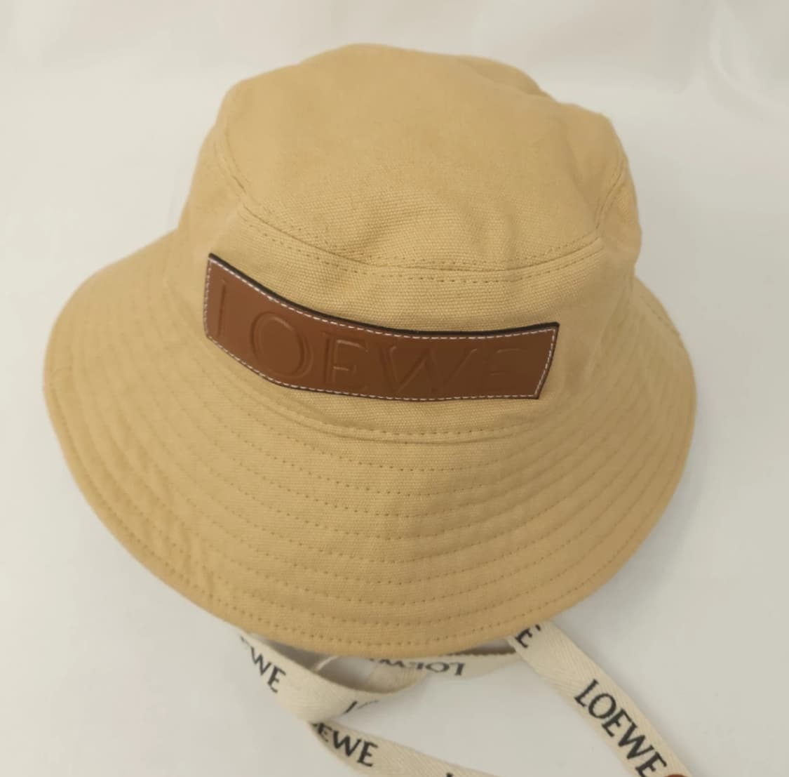 로에베 로고 스트랩 버킷햇 베이지 상품이미지1