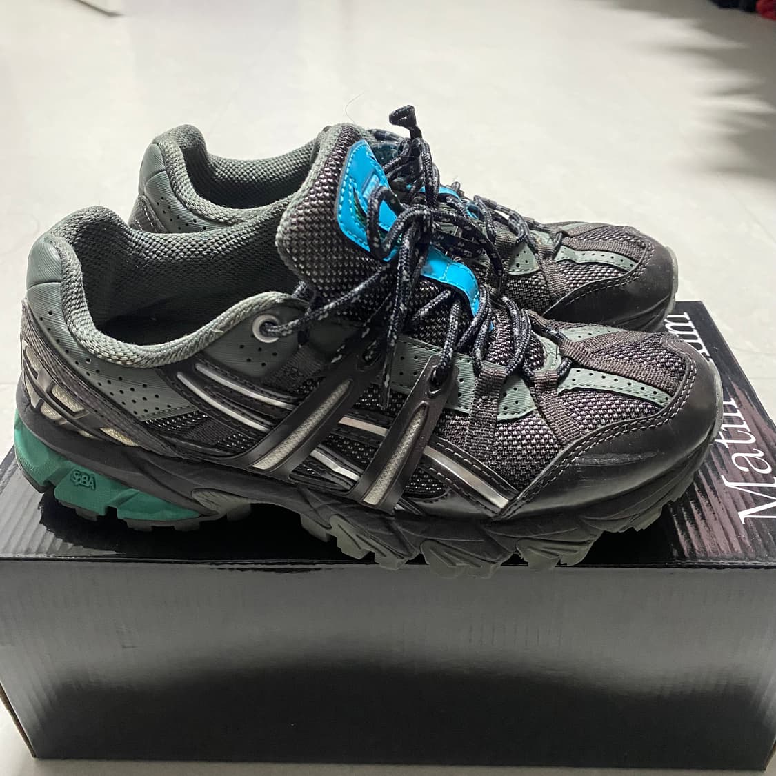 아식스 젤 소노마 15-50 마뗑킴 콜라보 제품 235m 상품이미지3