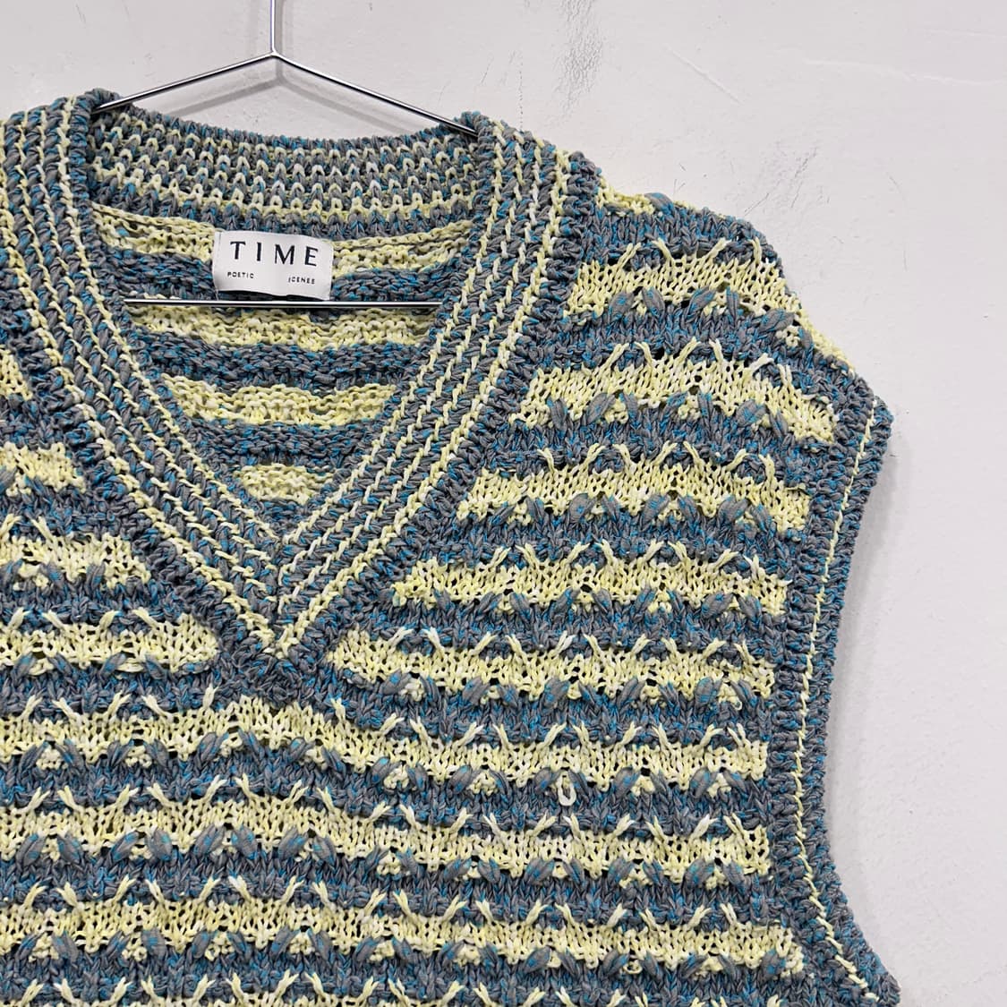 타임 아트 패턴 투톤 브이넥 니트 베스트 상품이미지1