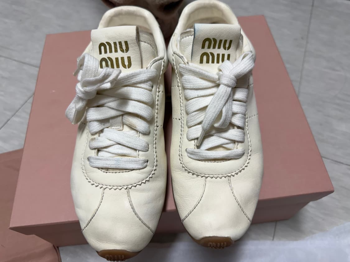 [정품] 미우미우 풀룸 아파 레더 스니커즈 230-235 상품이미지1