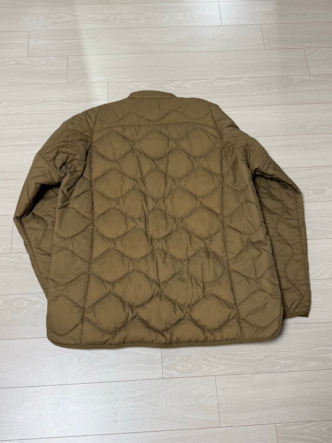 유니클로x화이트마운티니어링 하이브리드 다운 (카키브라운 M) 상품이미지2