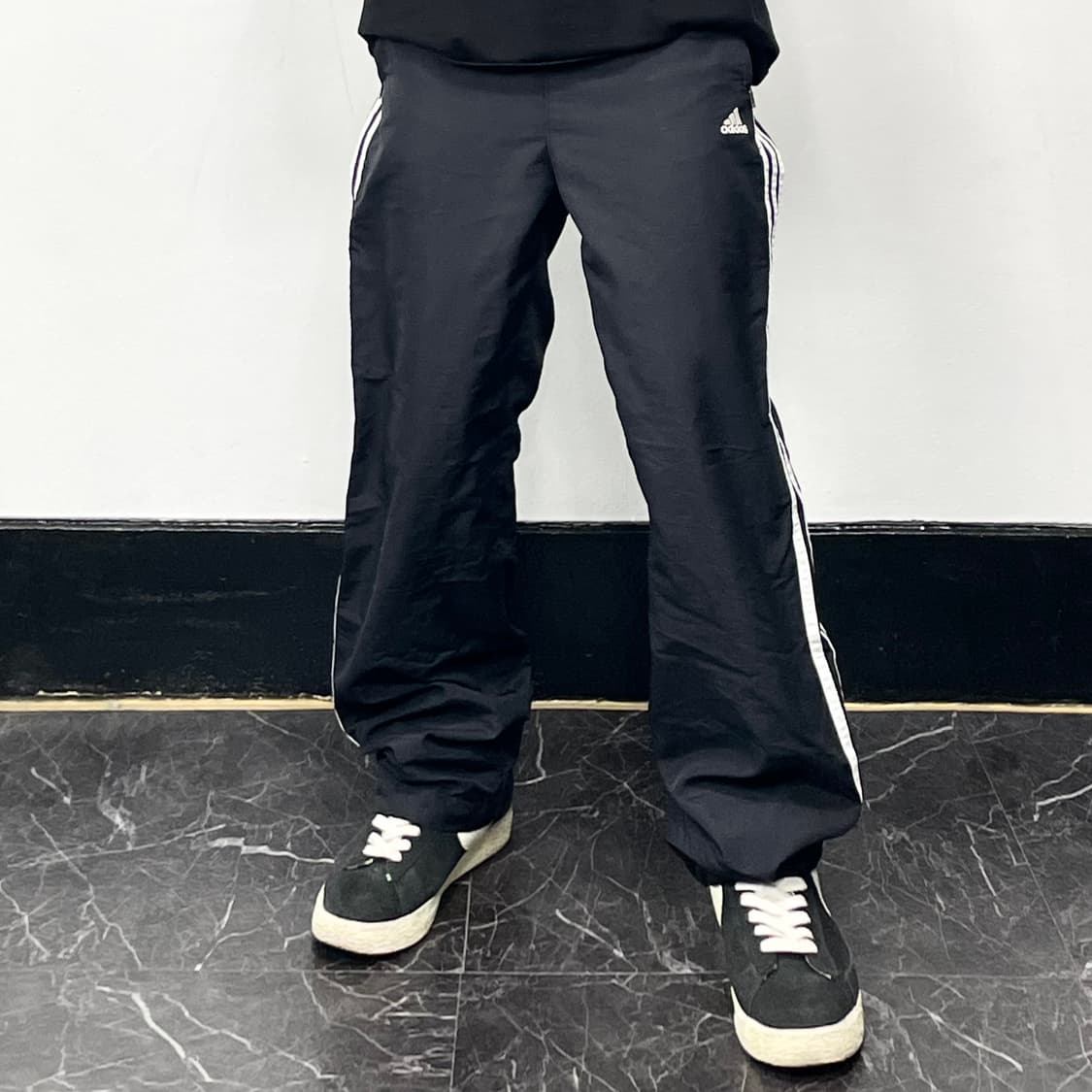 아디다스 블랙 삼선 오버와이드 트랙팬츠 상품이미지2