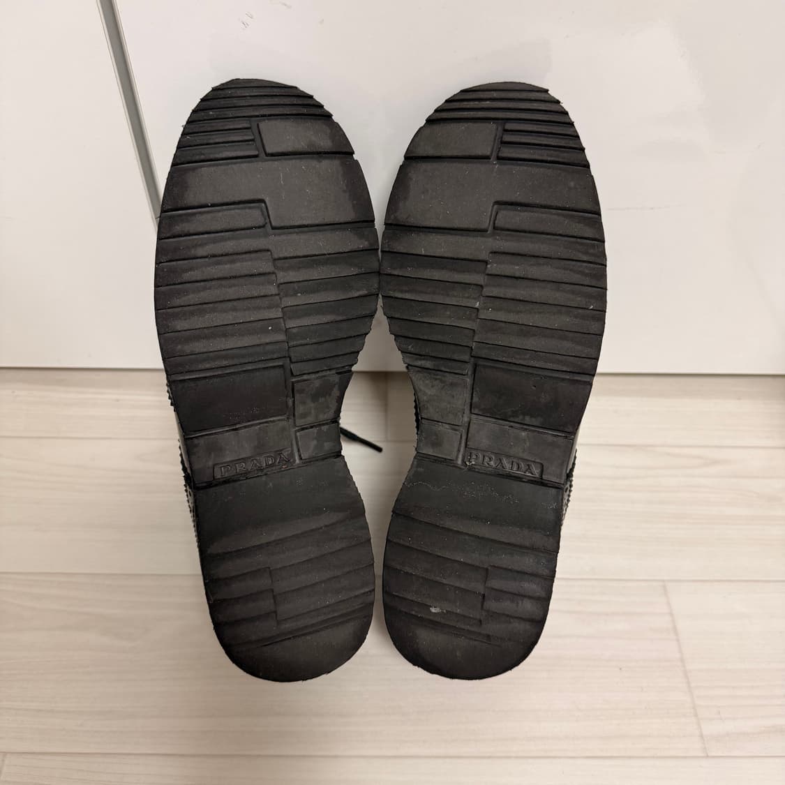 [36.5] 프라다 에나멜 로퍼 블랙 상품이미지5