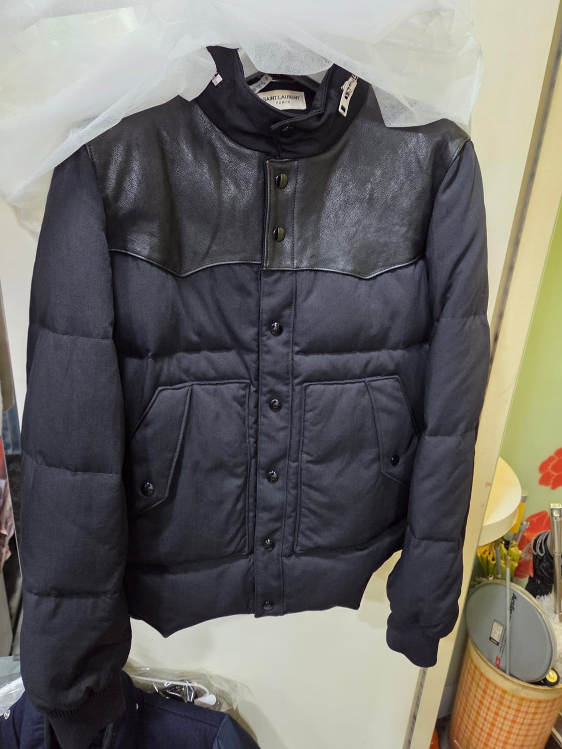 생로랑 가죽 구스 패딩 상품이미지1