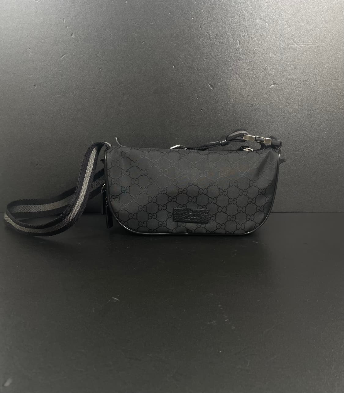 GUCCI 구찌 GG 패브릭 바이크 밸트백 한국 명품 감정원 정품인증 상품이미지1