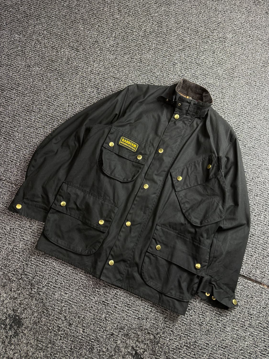 바버 인터네셔널 A7 왁스 자켓 블랙 2915 상품이미지1