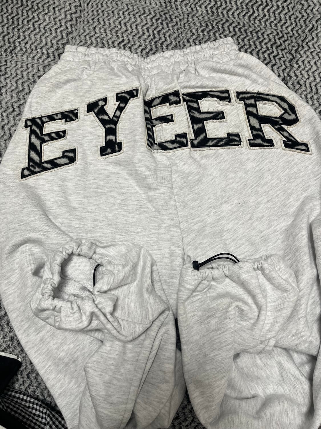 이와이이알 Zebra Patch Sweatpants - White Mel 상품이미지2