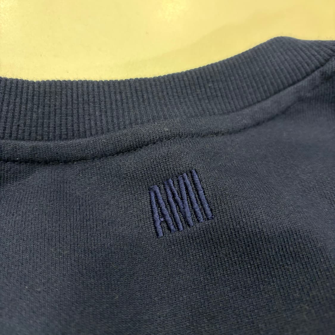 [M] 아미 스몰 하트 로고 네이비 맨투맨 B306 상품이미지10