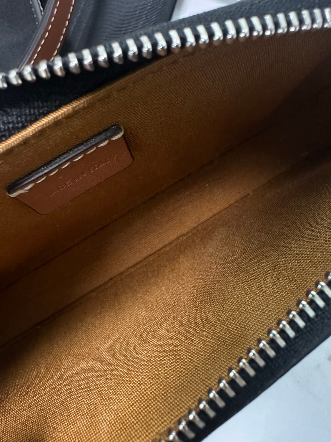 [A+ 정품] 셀린느 호리존탈 파우치 크로스백 상품이미지4