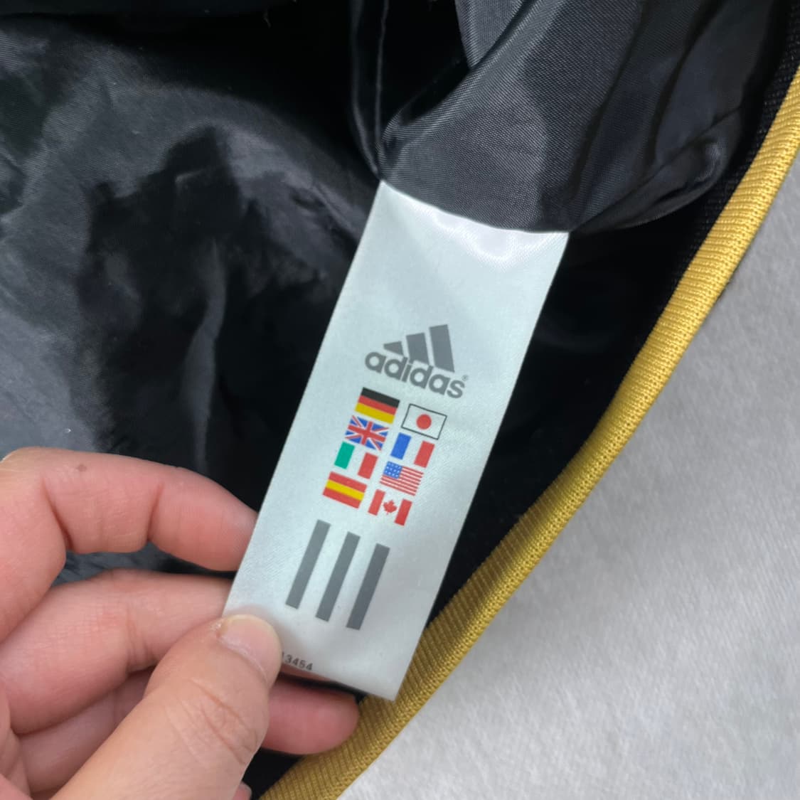 105 아디다스 레알마드리드 삼선 구스다운 패딩 상품이미지8
