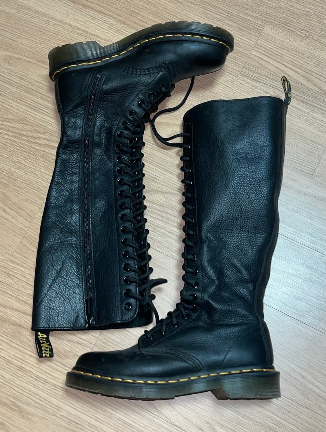 닥터마틴 부츠 20홀 상품이미지1