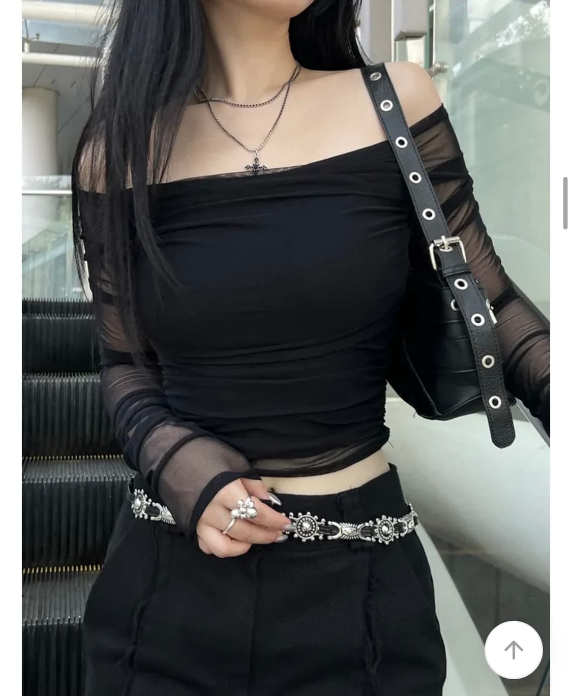 블랙 시스루 오프숄더 셔링 긴팔 티셔츠 FREE 상품이미지1