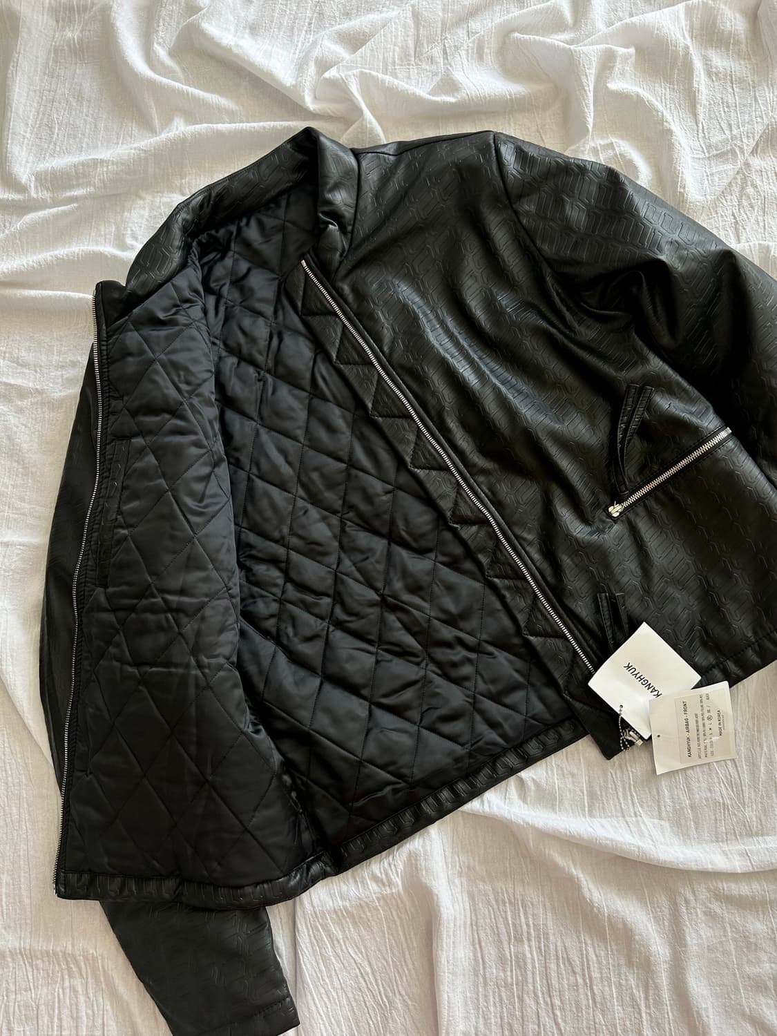 강혁(KANGHYUK) 정품 엠보 로고 퀼팅 점퍼 상품이미지2