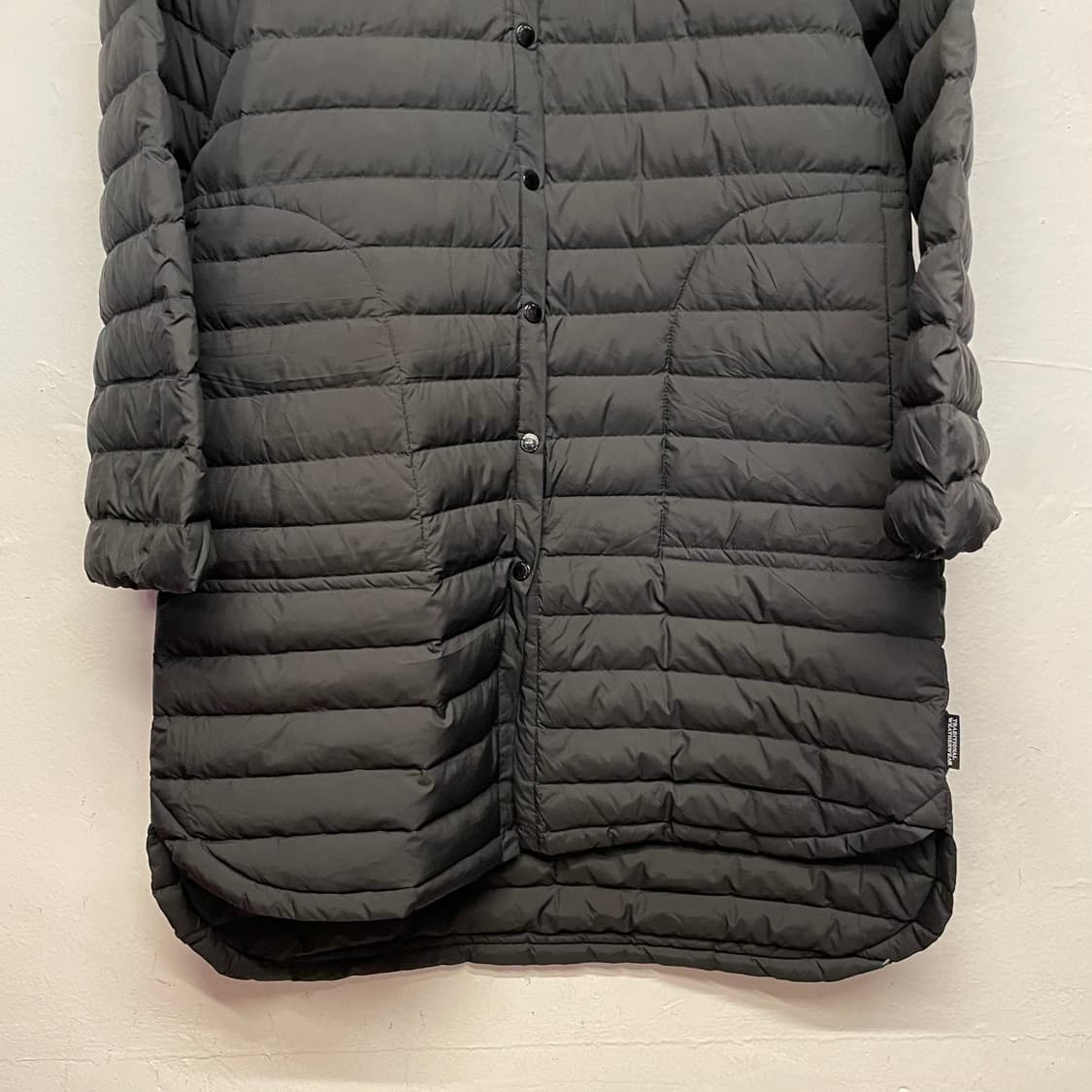 트레디셔널 웨더웨어 아클리 롱 다운 경량 패딩   상품이미지4