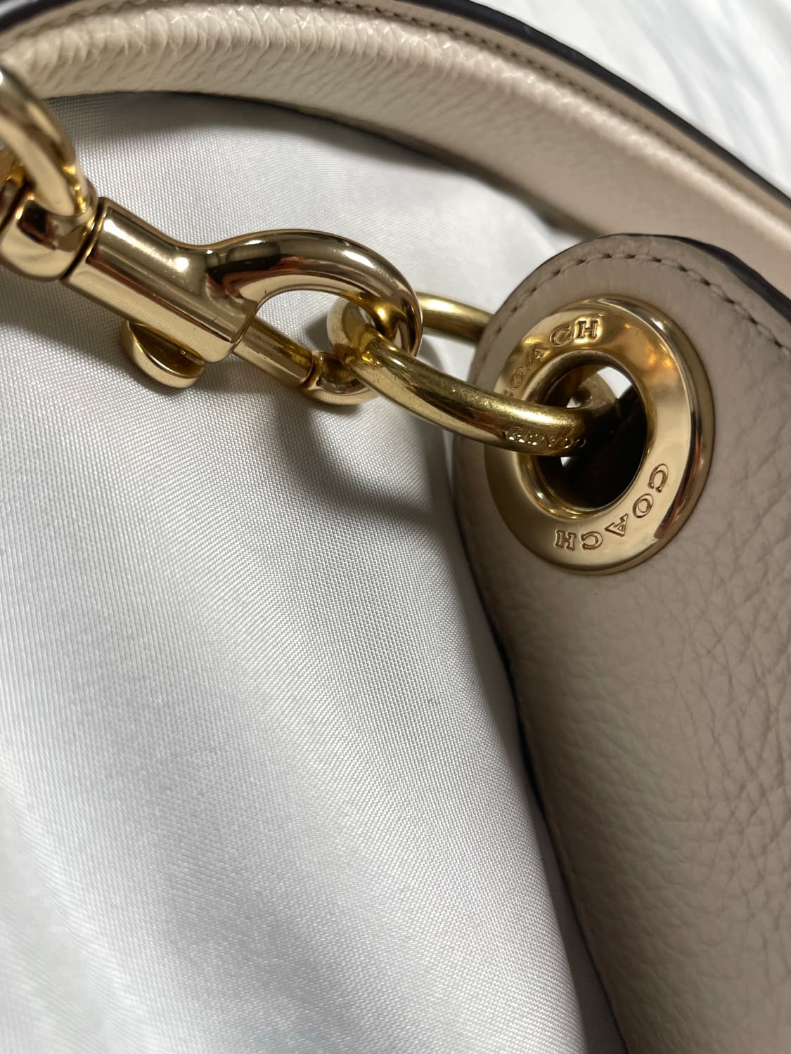 코치 아이보리 숄더백 상품이미지5