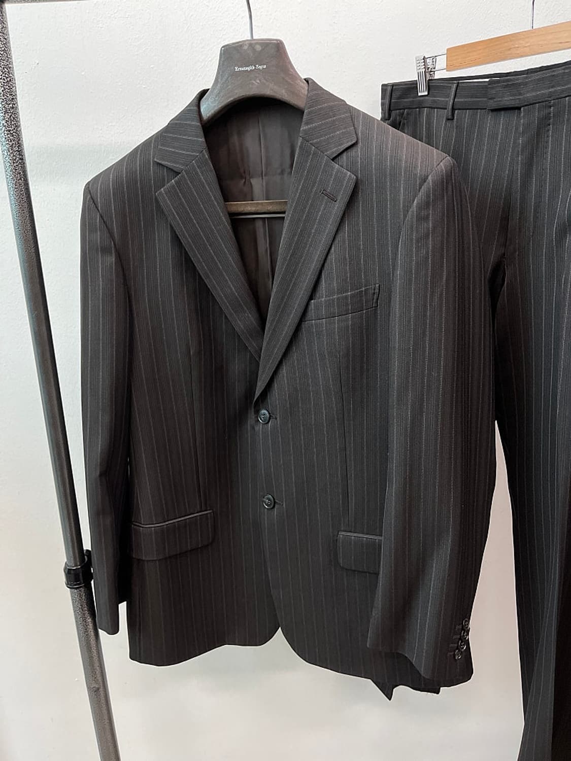 105,35) 제냐 브라운 스트라이프 슈트  상품이미지2