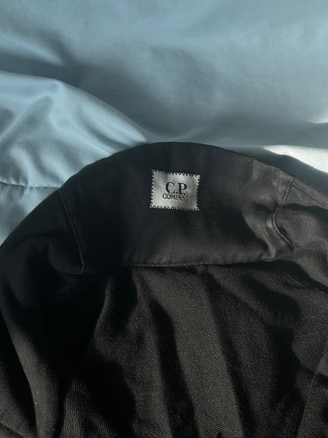 CP 컴퍼니 렌즈 와펜 반집업 블랙 L 상품이미지3