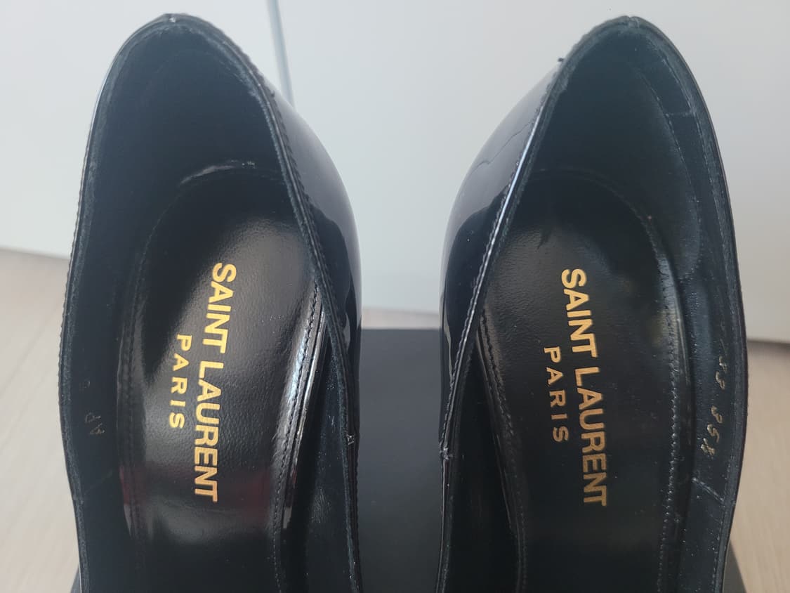 생로랑 ZOE105 페이턴트 블랙 35.5 사이즈 판매합니다. 상품이미지9