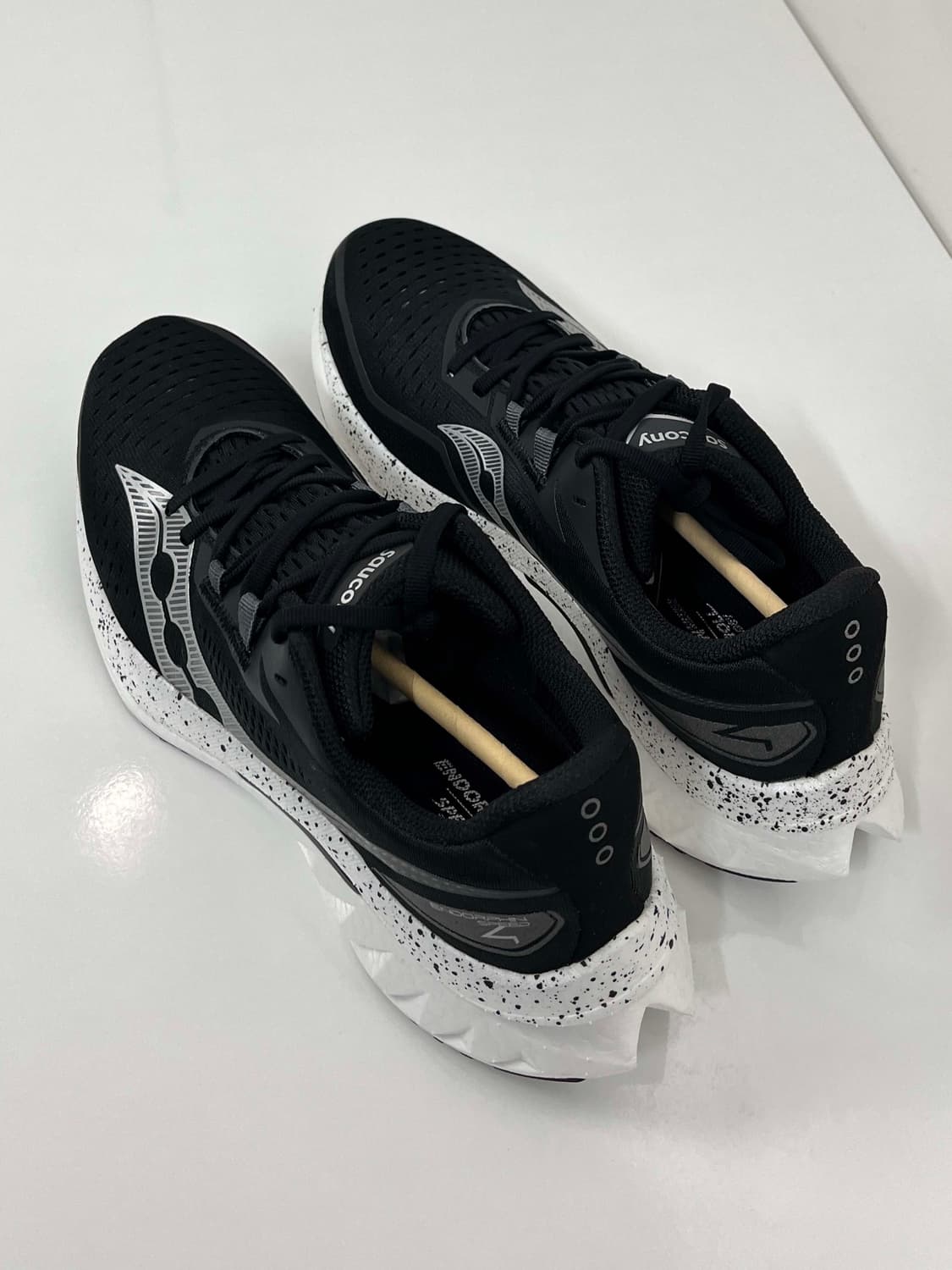 써코니 엔돌핀 스피드4 윙 플레이트 런닝화 운동화 270 상품이미지6