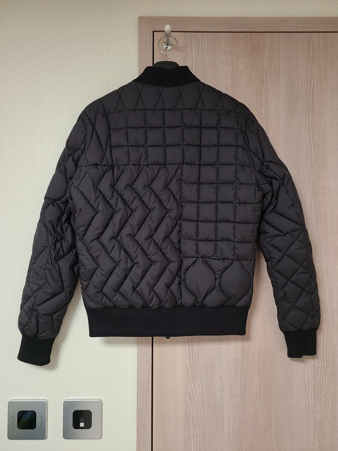 세이브더덕 x 크리스토퍼 래번 퀼팅 봄버 m 상품이미지2