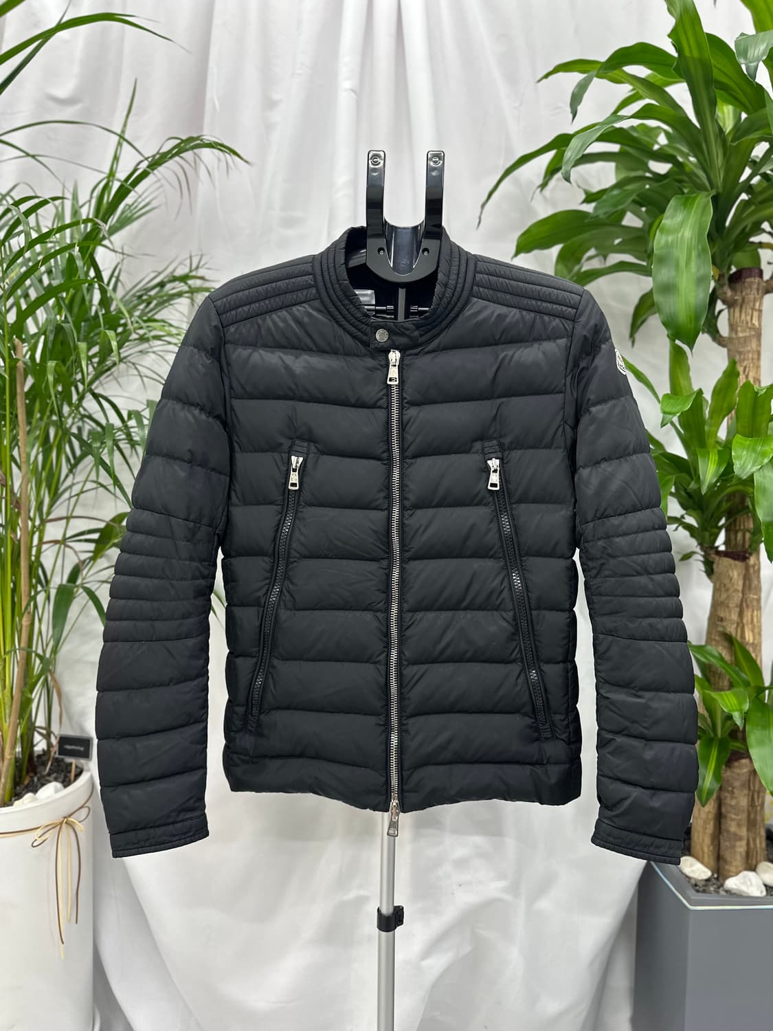 몽클레어 아미오 패딩 3 상품이미지1