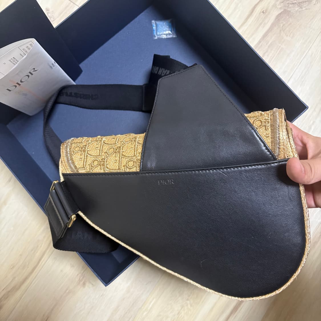 [한정판/백화점판/새상품급] 디올 골드 새들백 상품이미지3