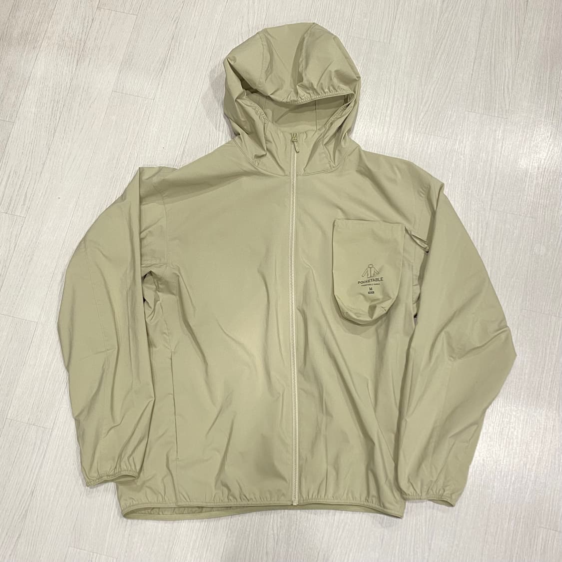 유니클로 포켓터블 uv 바람막이 라이트 그린 M 상품이미지4