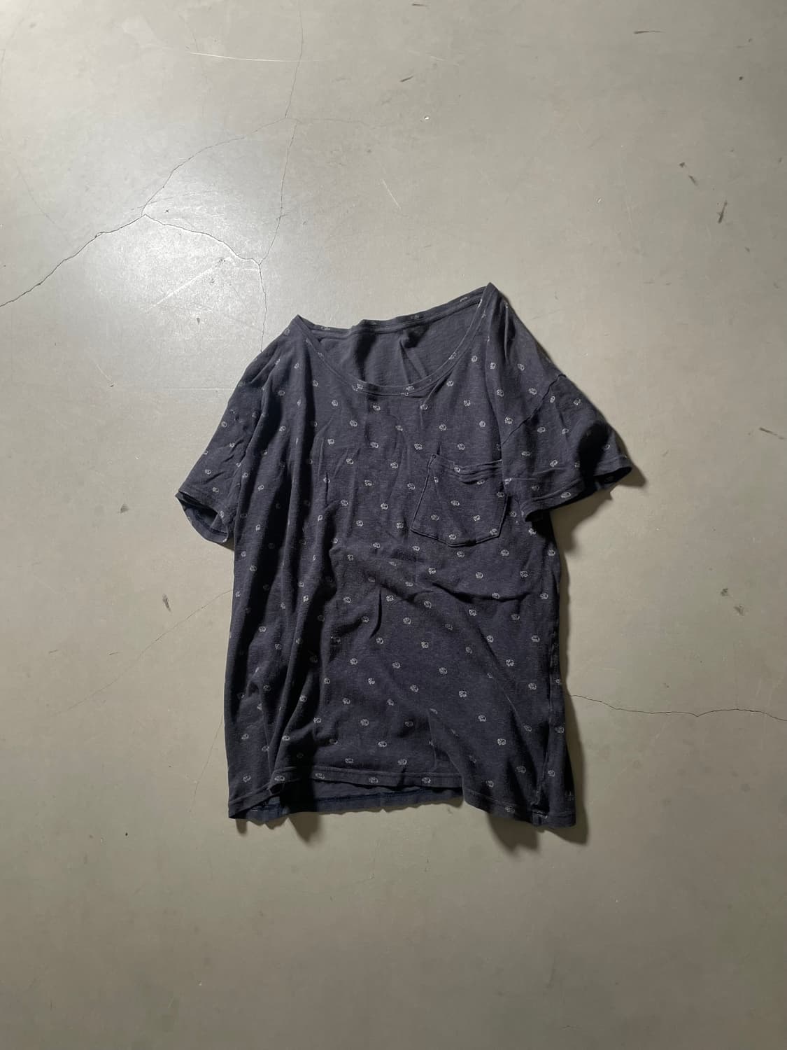 캐피탈 패턴 포켓 티 상품이미지2