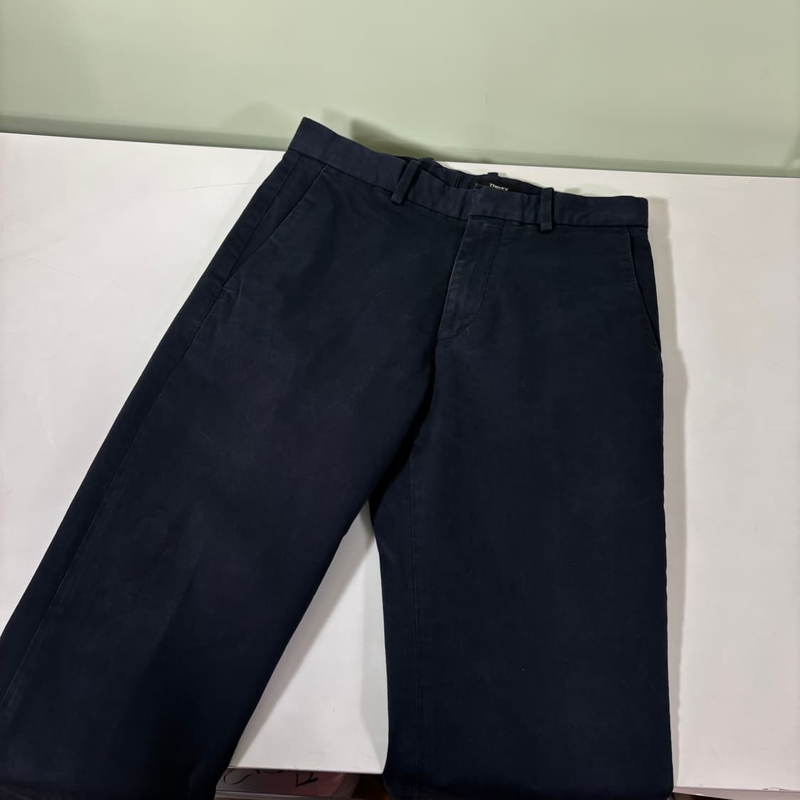 28 띠어리 다크네이비 테이퍼드핏 치노팬츠 상품이미지2