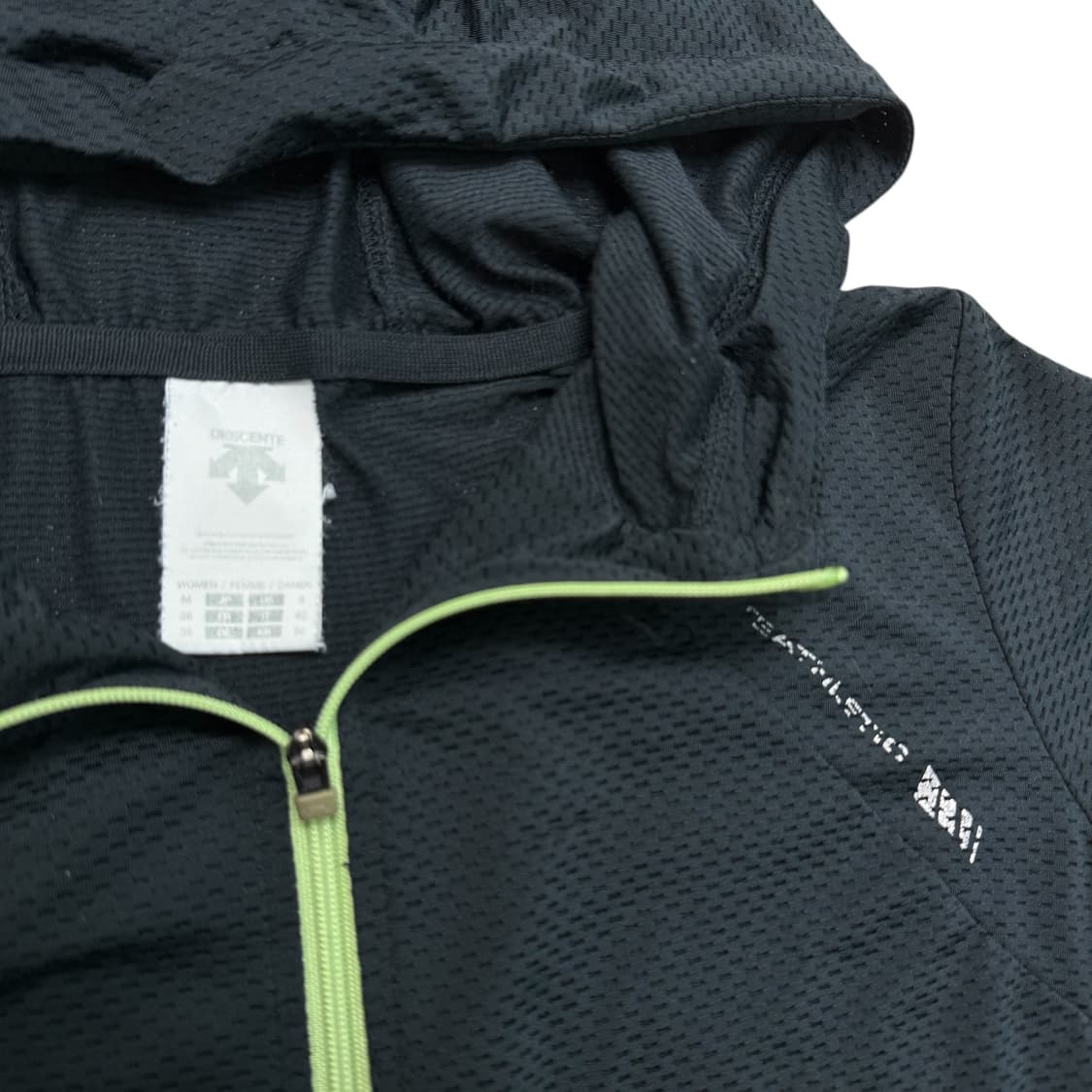 데상트 바람막이 상품이미지2