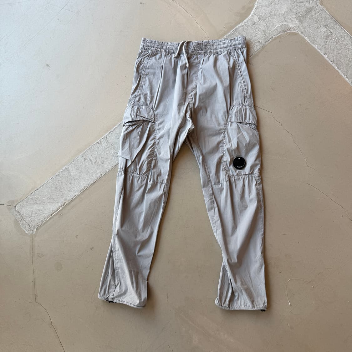 cp컴퍼니 렌즈 카고 팬츠 상품이미지2