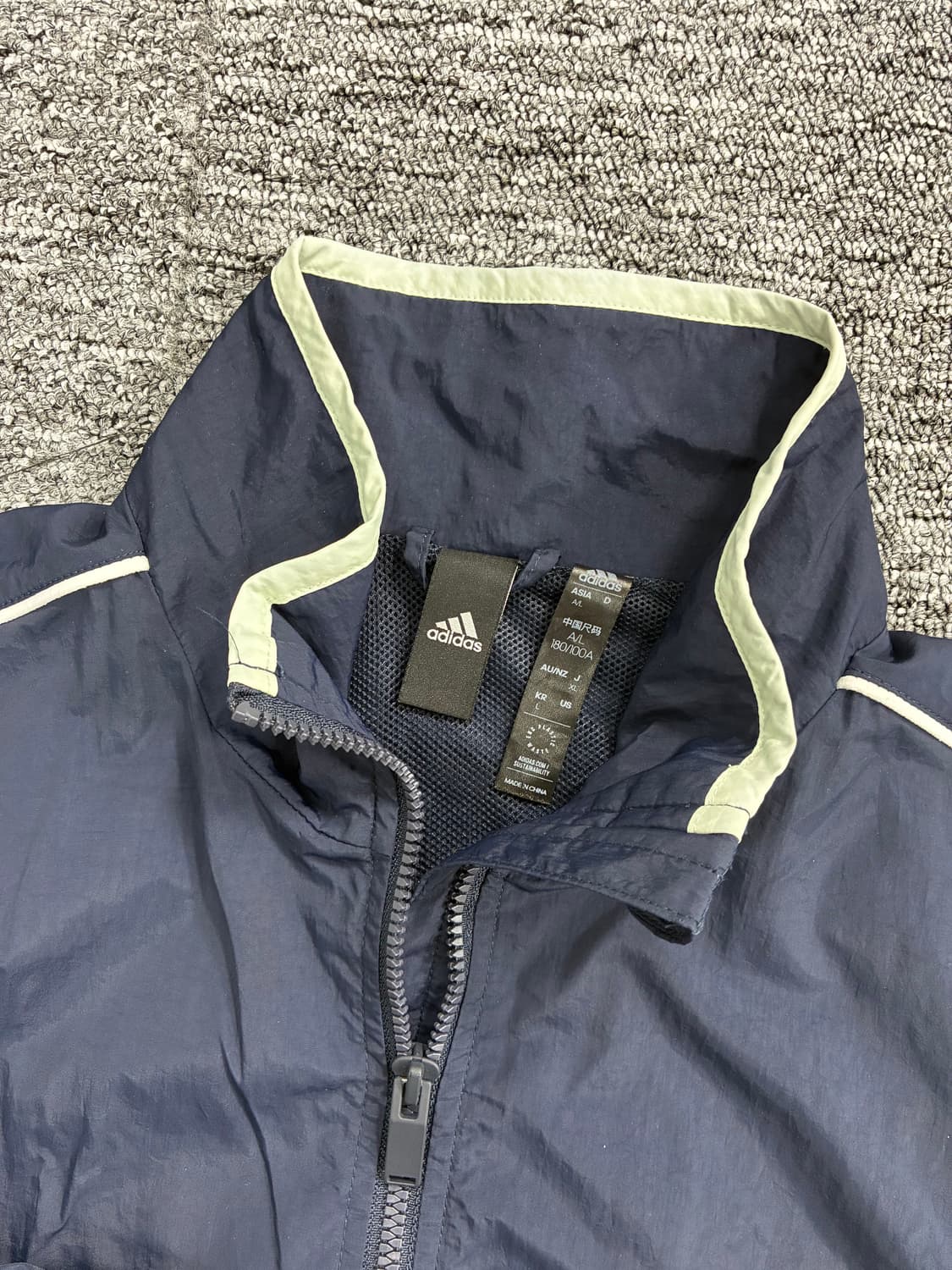 아디다스 네이비 배색 우븐 바람막이 L 상품이미지6