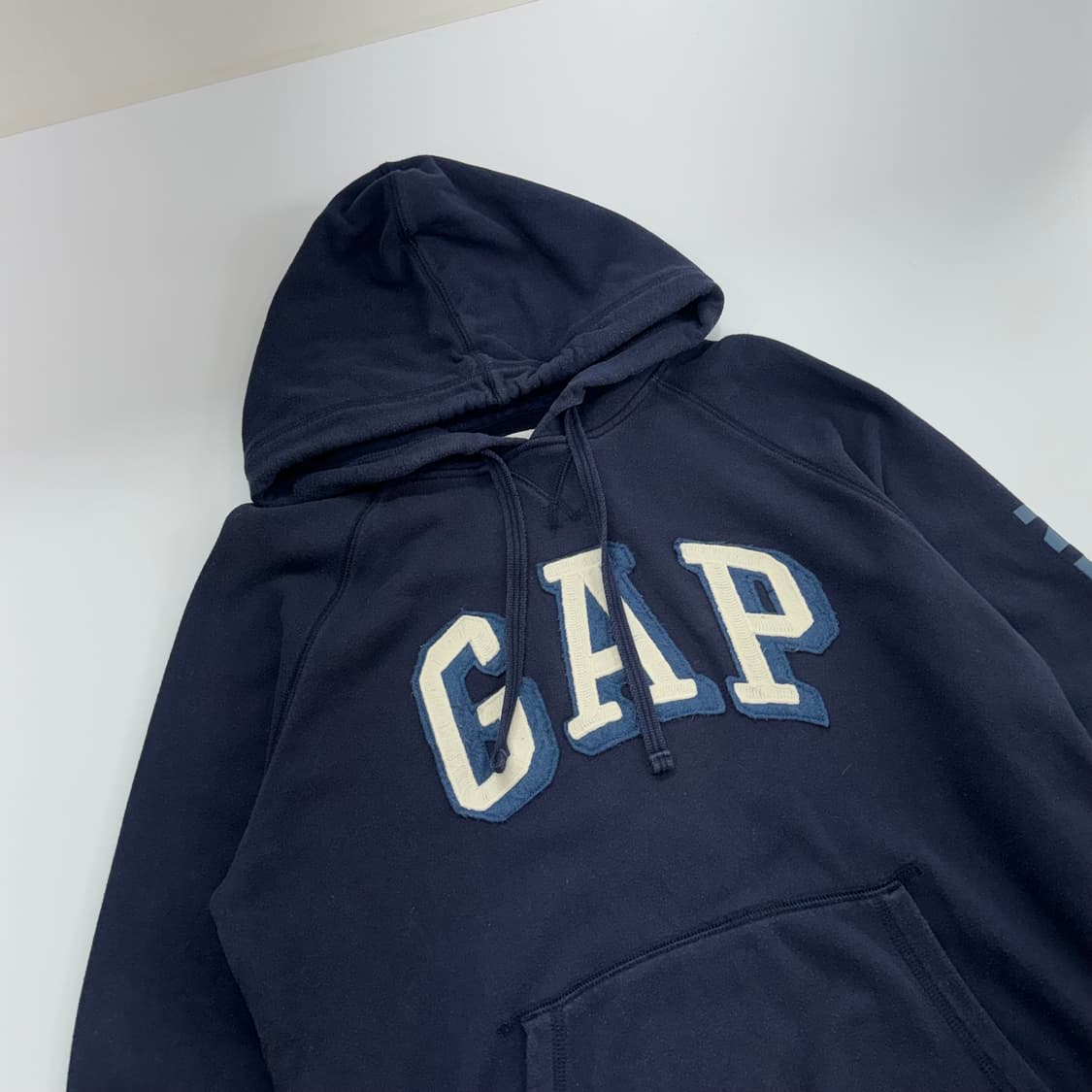 Gap 갭 아이보리 로고 사이드 포인트 네이비 후드티 상품이미지4