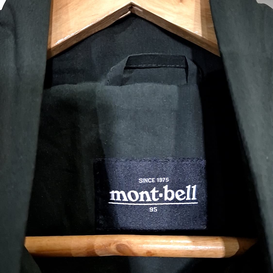 Mont Bell 몽벨 자수 로고 바람막이 상품이미지5